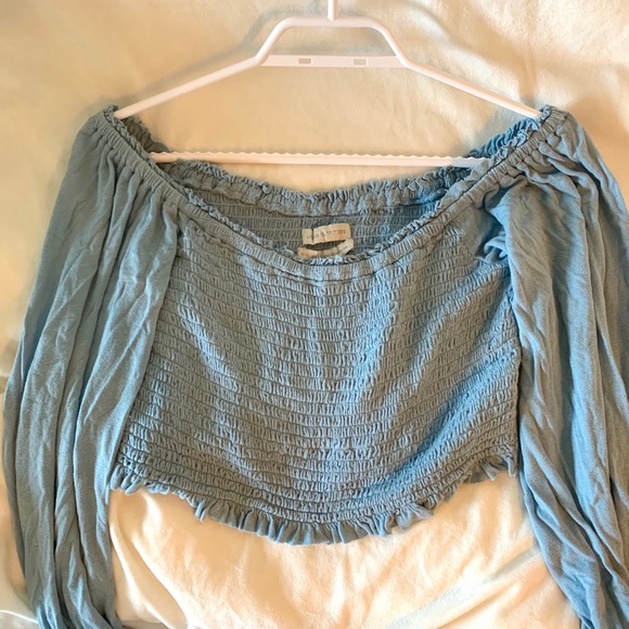 Urban Outfitters Smocked Long sleeve Crop Top - Picture 4 of 4